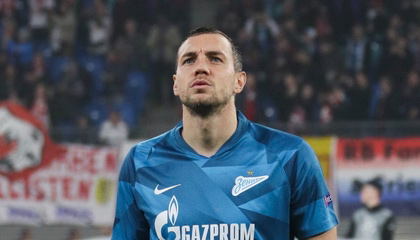 Форвард Артём Дзюба в матче Зенит - Лейпциг в Лиге чемпионов