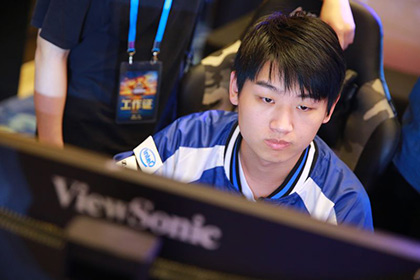 Zhong Liushuai из Sparking Arrow Gaming команды по Dota 2